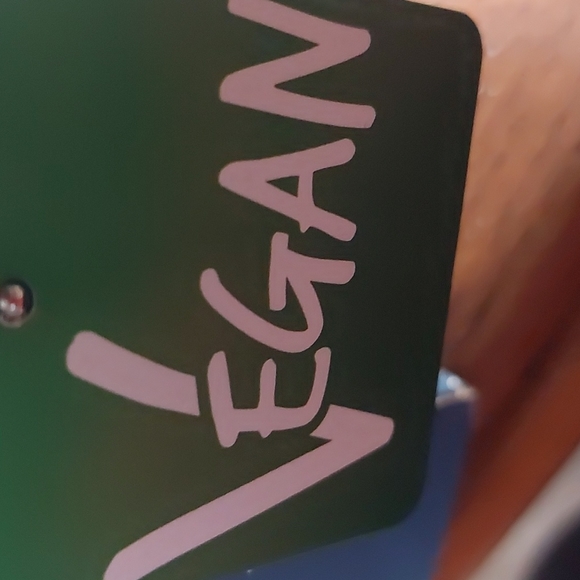 Sketchers Stretch Fit shoes (FREE HOUSE SHOES) - Picture 8 of 15